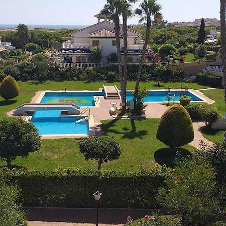 Bungalow Con Terraza La Mata Torre La Mata Exterior foto