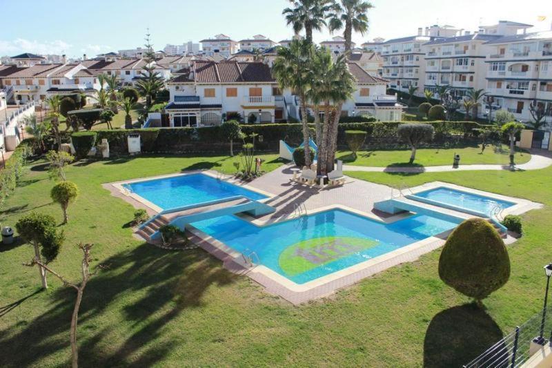 Bungalow Con Terraza La Mata Torre La Mata Exterior foto