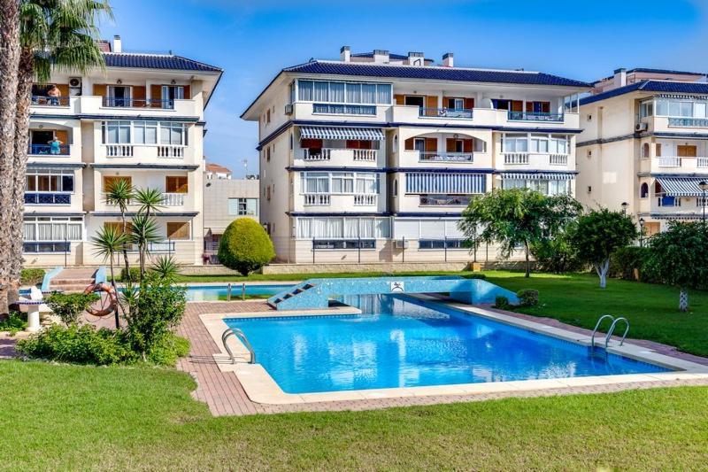 Bungalow Con Terraza La Mata Torre La Mata Exterior foto