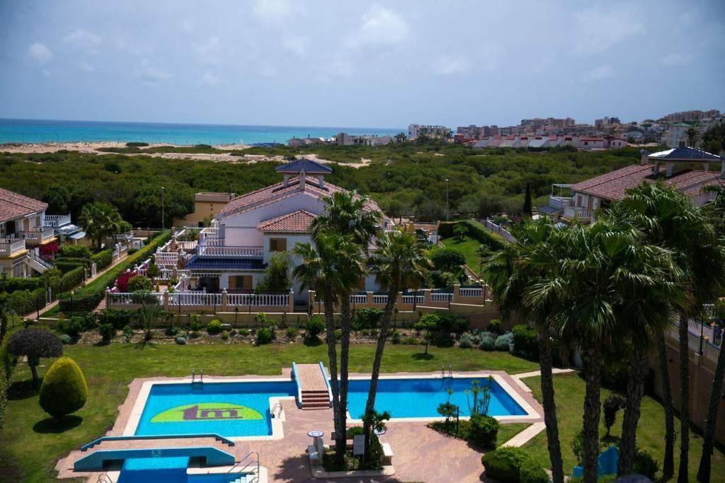 Bungalow Con Terraza La Mata Torre La Mata Exterior foto