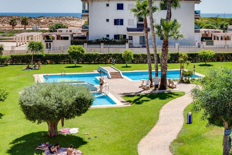 Bungalow Con Terraza La Mata Torre La Mata Exterior foto